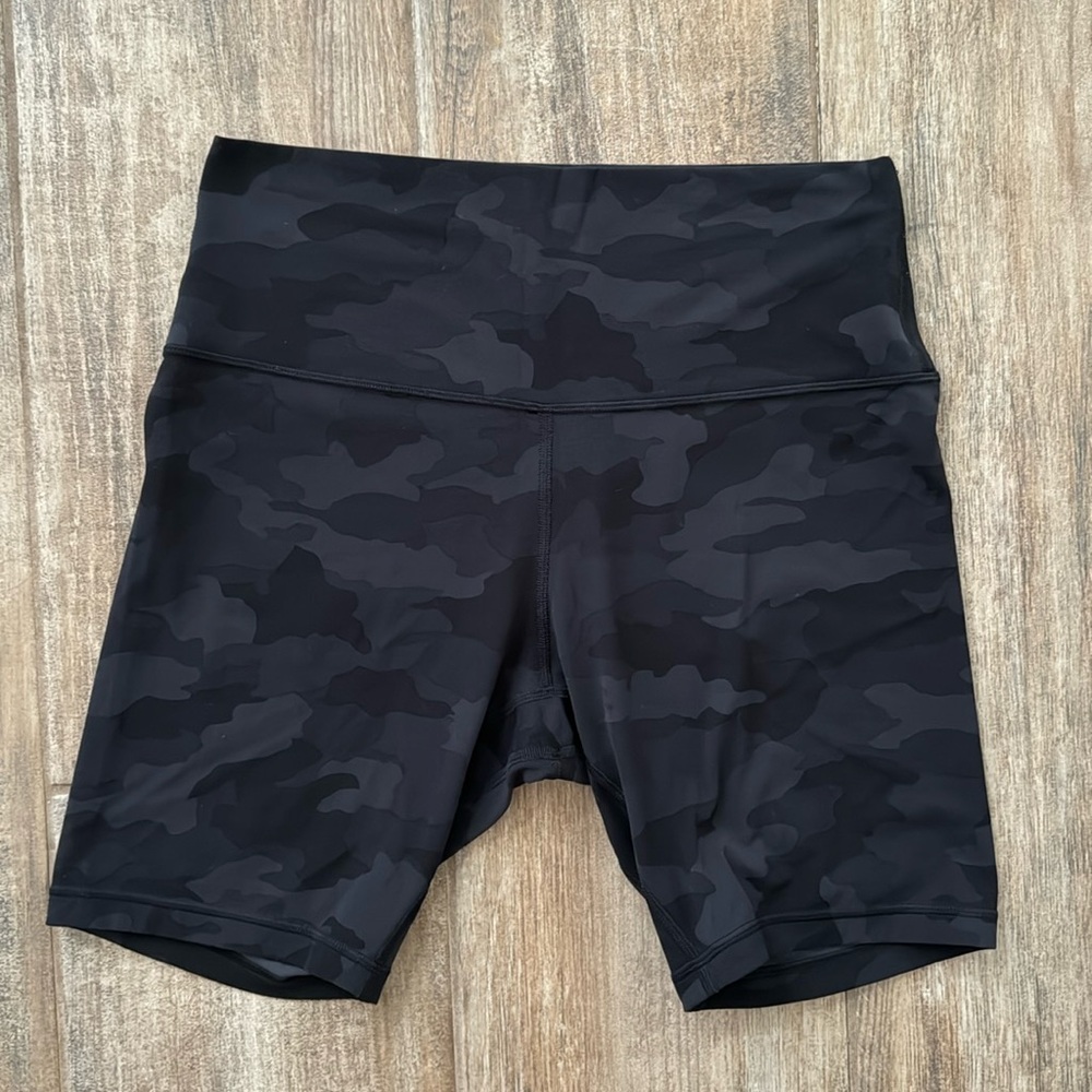 Lululemon align high rise short 8in, heritage 365 camo, size 10